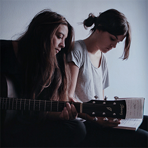 Adriana Moragues & Elvira Sastre