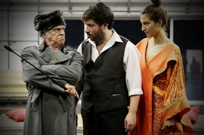 Escena de O Mandarim, da Companhia de Teatro de Almada